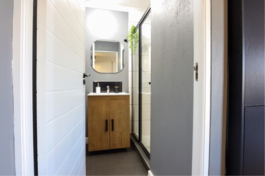2 Bedroom Property for Sale in Bloubergrant Western Cape